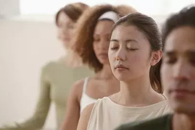 closeup-meditation-group closeup-meditation-group